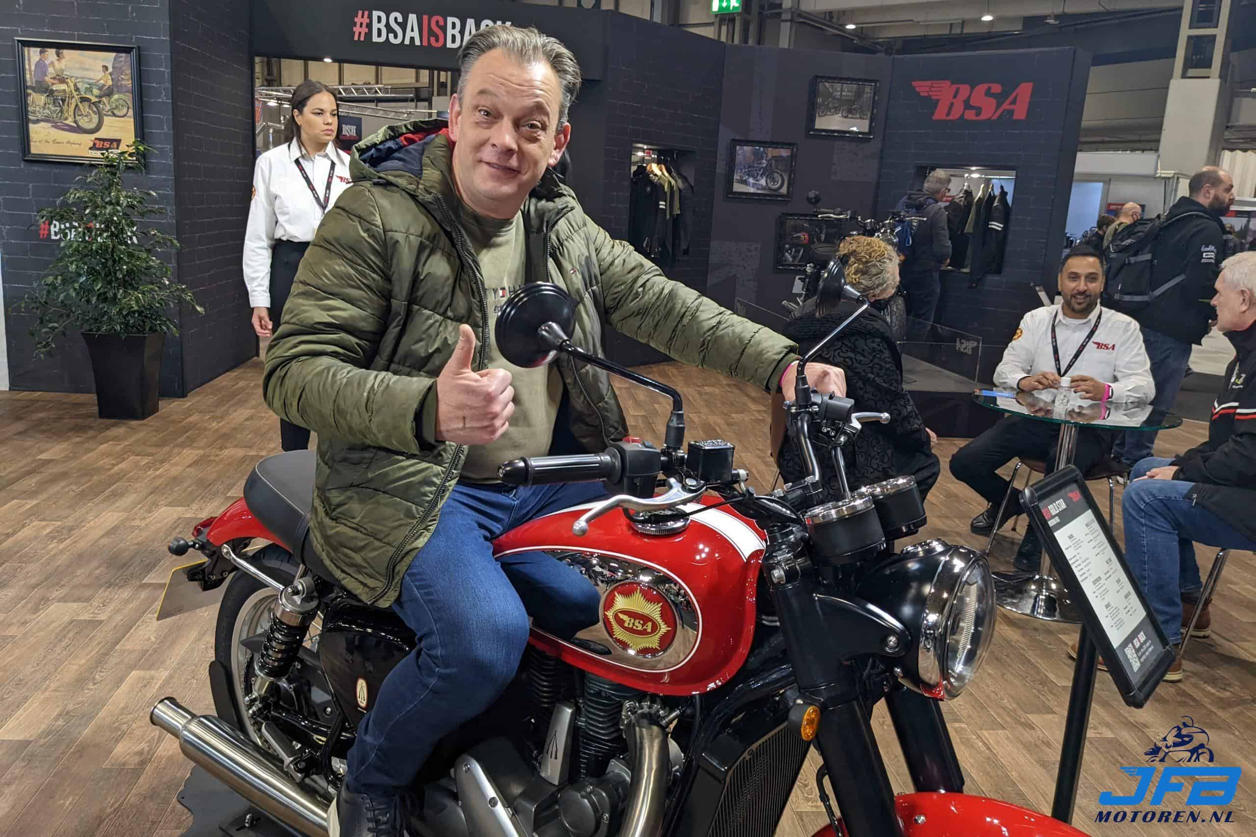 Jan Frank Bakker op de stand van BSA