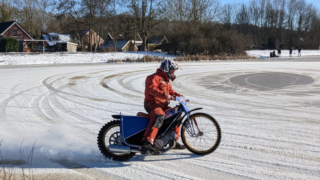 Winterstalling bij JFB Motoren Midwolda