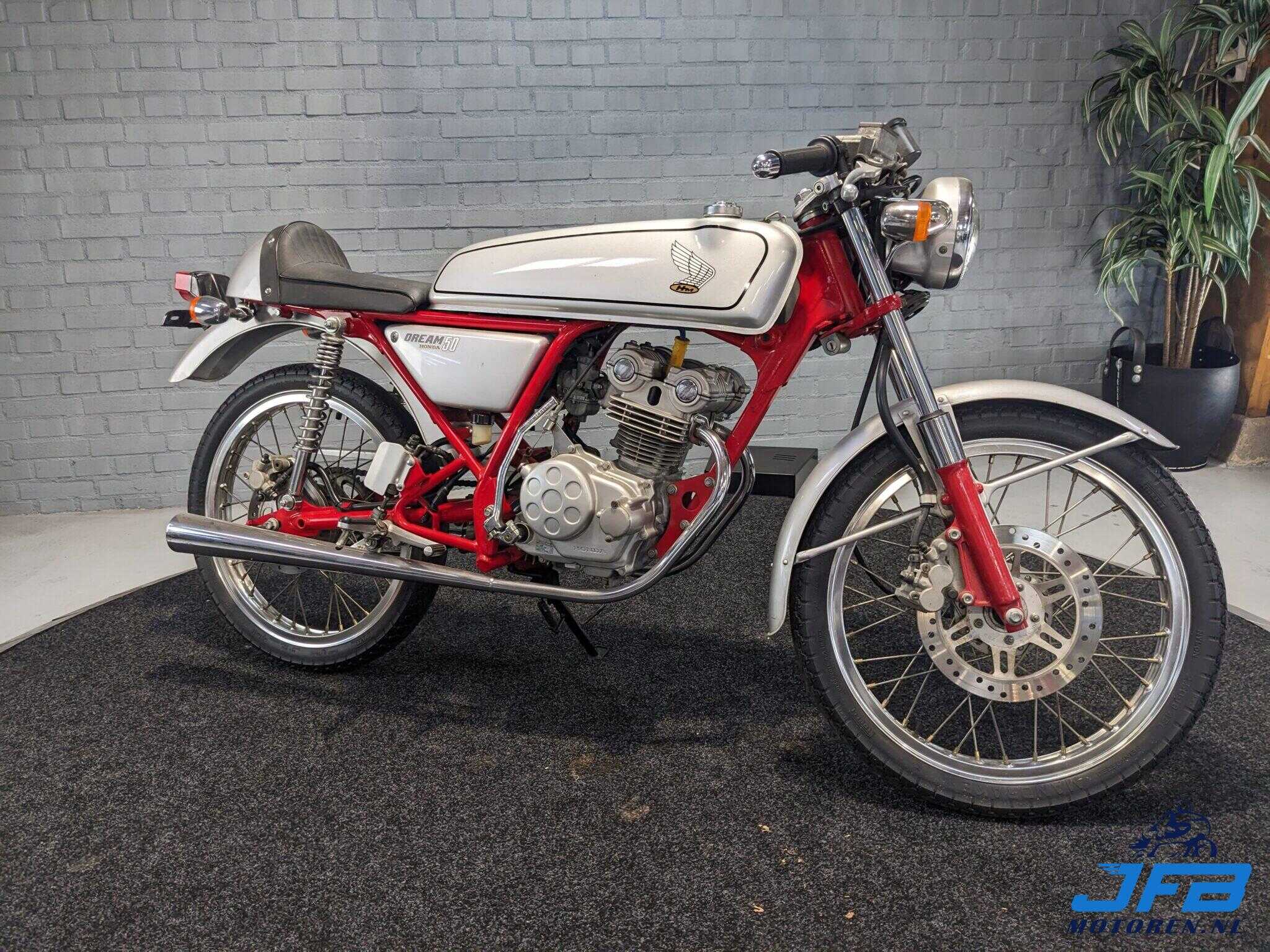 Honda Dream 50 | JFB Motoren Midwolda