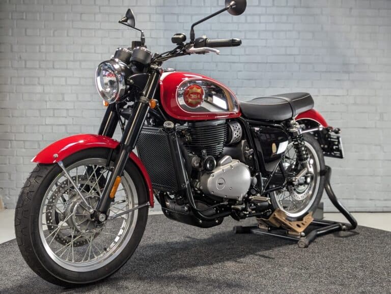 BSA Goldstar 650 bij JFB Motoren in Midwolda